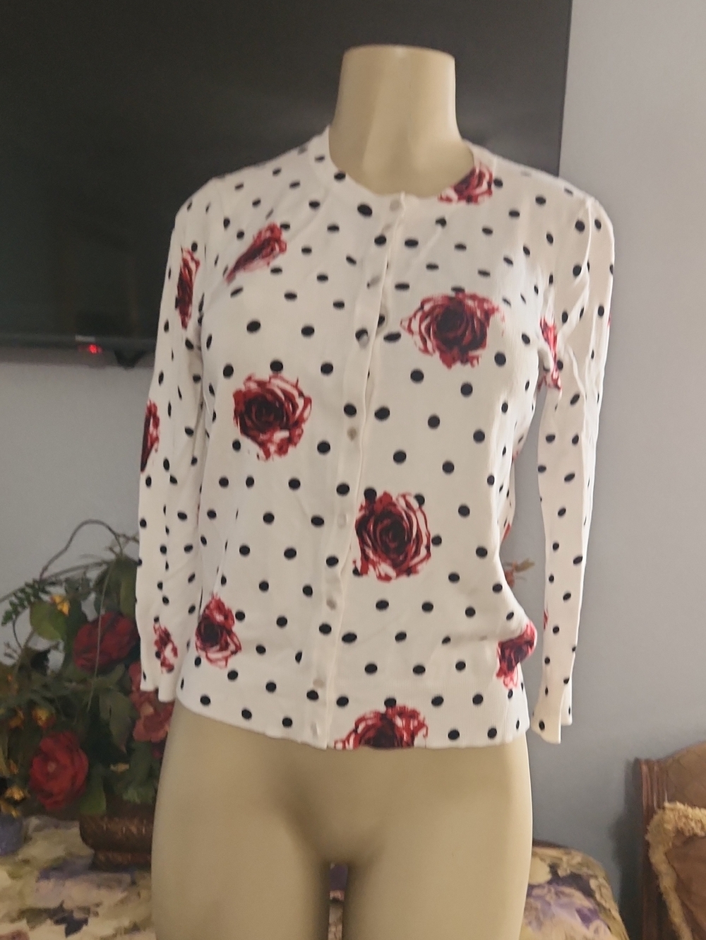 Cable & Gauge White Polka Dot Button-Front Top with Red Rose Print